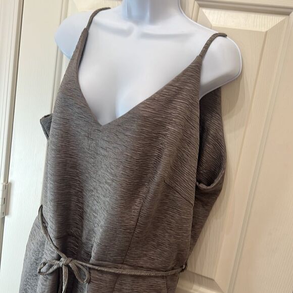 AX Paris Curve Pantsuit Sz US 16 UK 20 Pewter Silver V Neck Sleeveless 💯 Poly - Picture 3 of 9